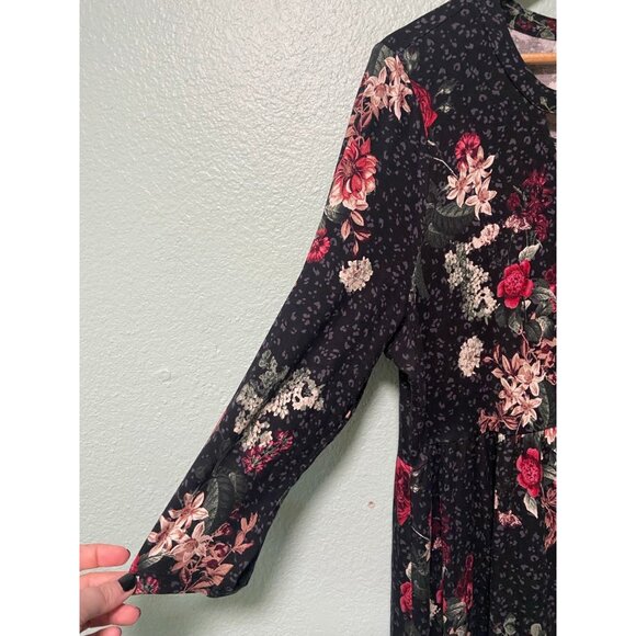 Torrid Women's Plus Size Dark Grey Black Floral Tunic Top Shirt Size 1x - Picture 4 of 8